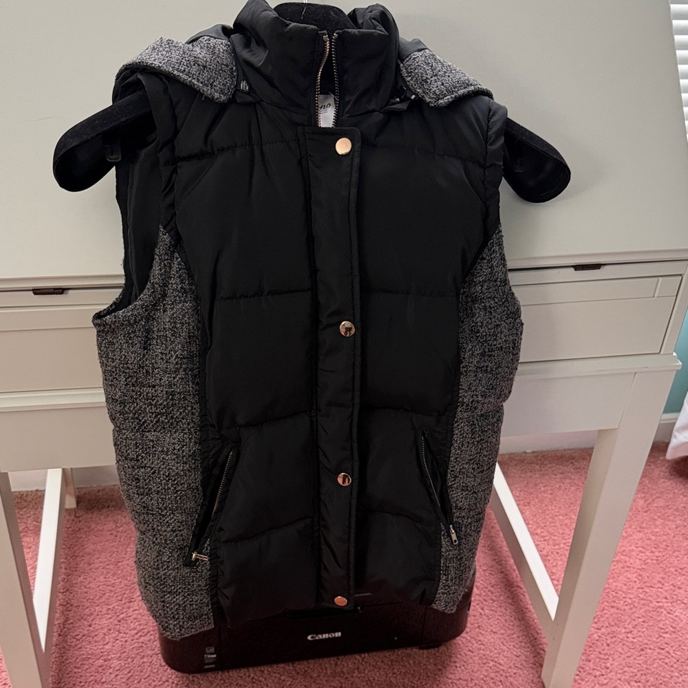 Ci Sono Black and Gray Quilted Vest